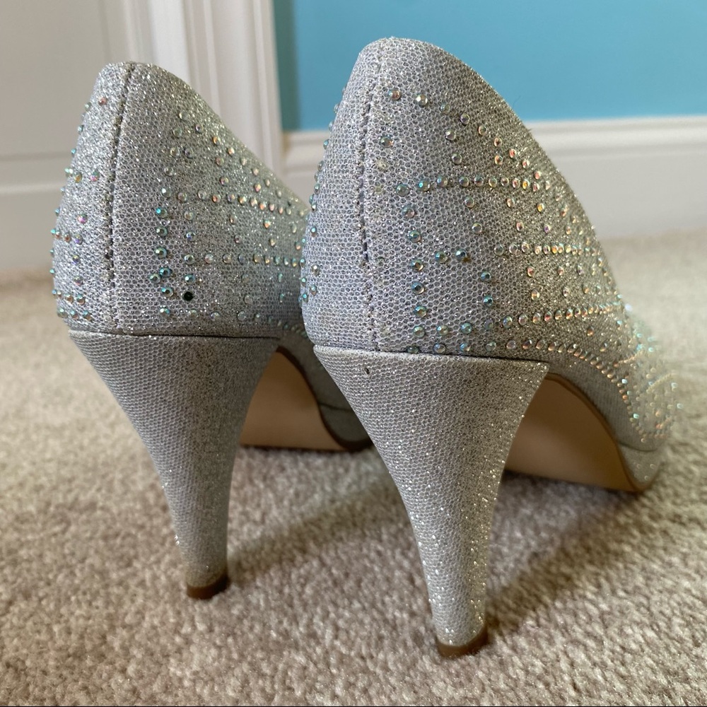 sparkly silver heels size 8 - Picture 6 of 7